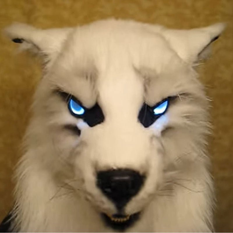 WolfLux LED Werwolfmaske | Leuchtende Augen & Bewegliche Ohren für Perfektes Cosplay & Halloween Kostüm