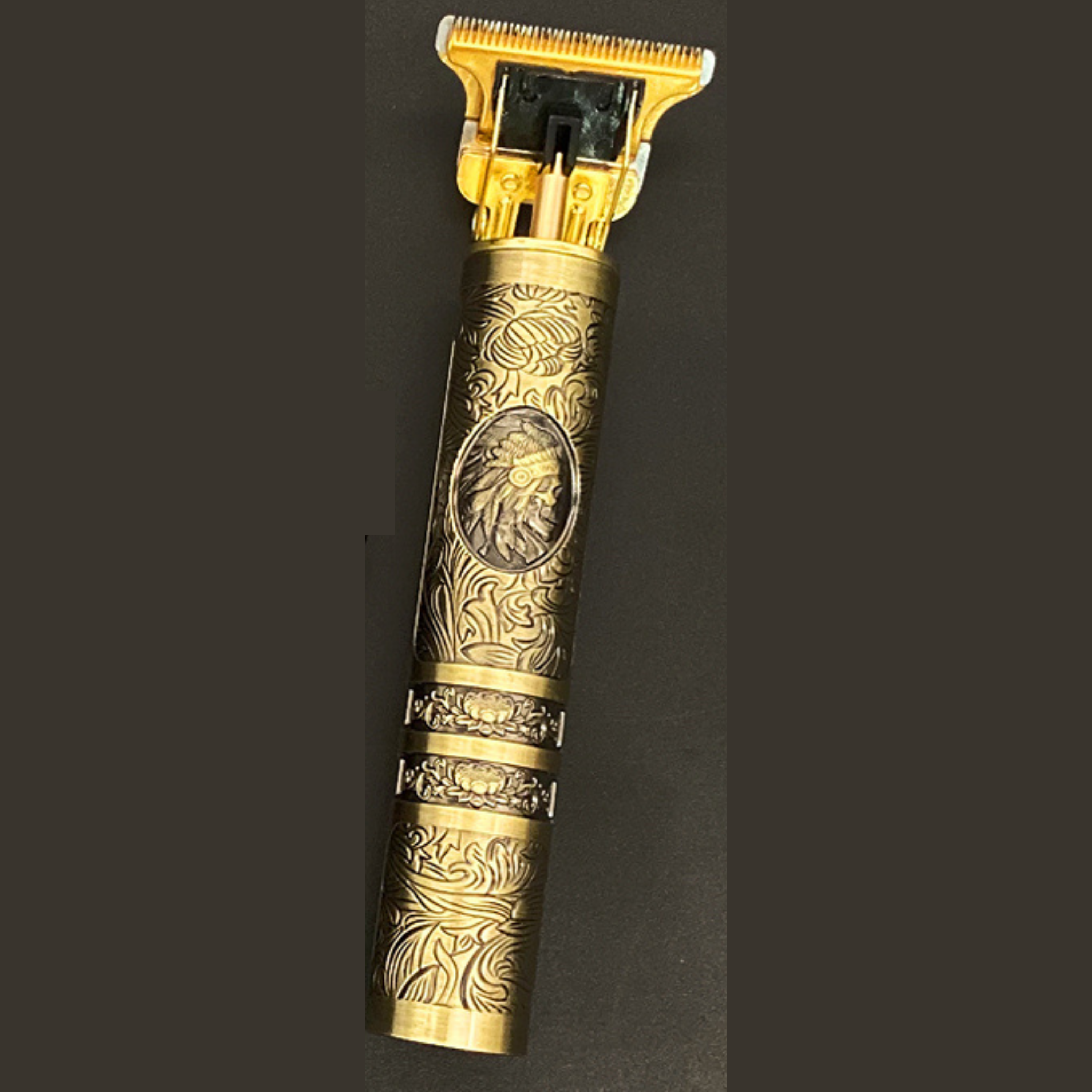 Vardi Skull Vintage Trimmer™ | Der Barber-Trend des Jahres! - Wiederaufladbar inkl. Aufsätze