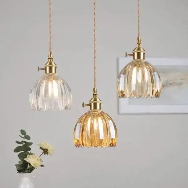 Elegante Pendelleuchte aus Glas in Blumenform - Atmosphärisches Licht