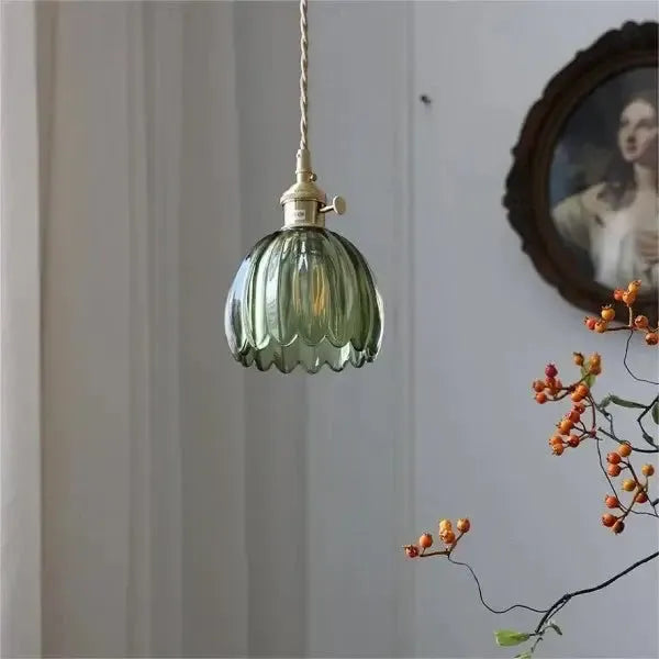 Elegante Pendelleuchte aus Glas in Blumenform - Atmosphärisches Licht